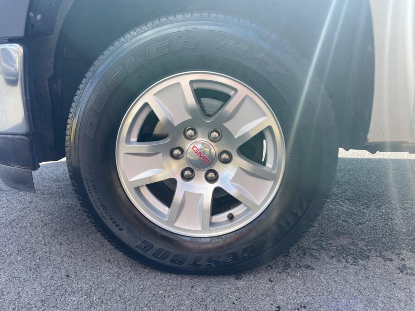 2011 White GMC Sierra 1500 Extended Cab (1GTR1TEX7BZ) with an V6, 4.3 Liter engine, Automatic, 4-Spd w/Overdrive transmission, located at 8008 Warden Rd, Sherwood, AR, 72120, (501) 801-6100, 34.830078, -92.186684 - Photo#18